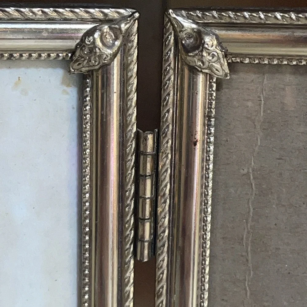 VINTAGE‎ GOLD METAL DOUBLE PHOTO HINGED FRAME 8X10  MID CENTURY